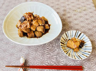 カツオの黒酢しょうが煮